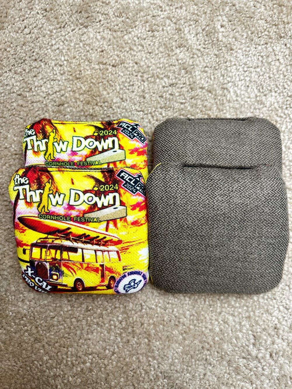 Gladiator Cornhole Throw Down 2024 X-Cal Pro Bags (4) & Sidekick carrying case